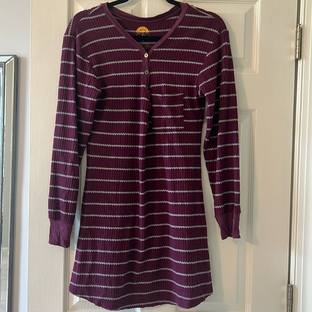 Long sleeve, very soft C&C CA striped tunic. Size M, runs large